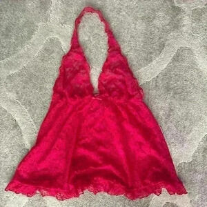Bright pink lace lingerie top  

La SENZA